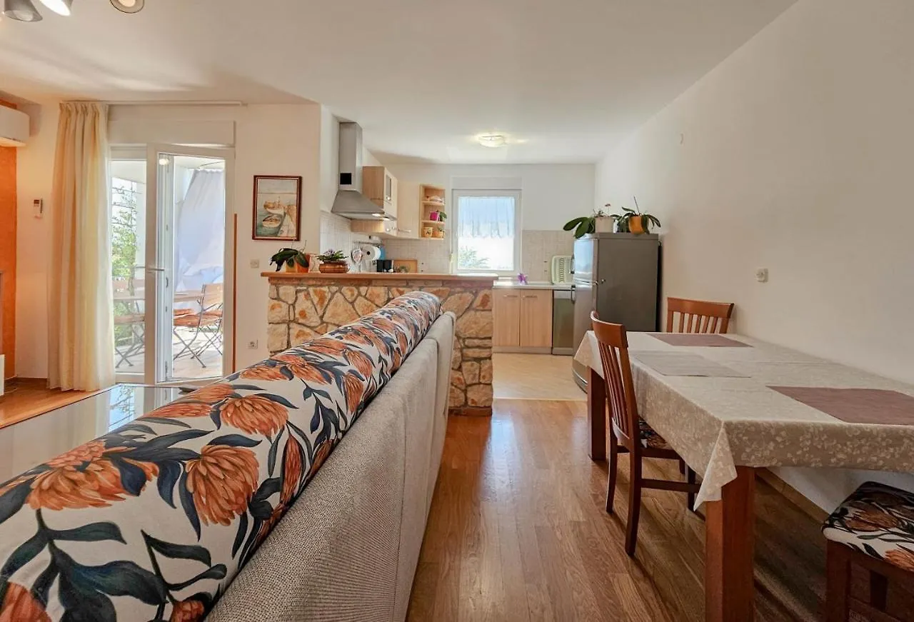 Apartment Ezia Novigrad