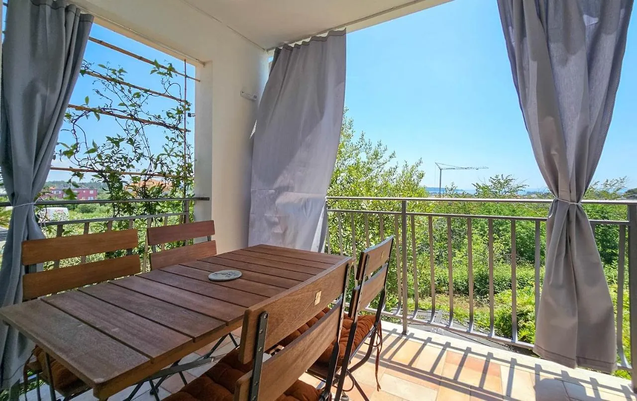 Apartment Ezia Novigrad