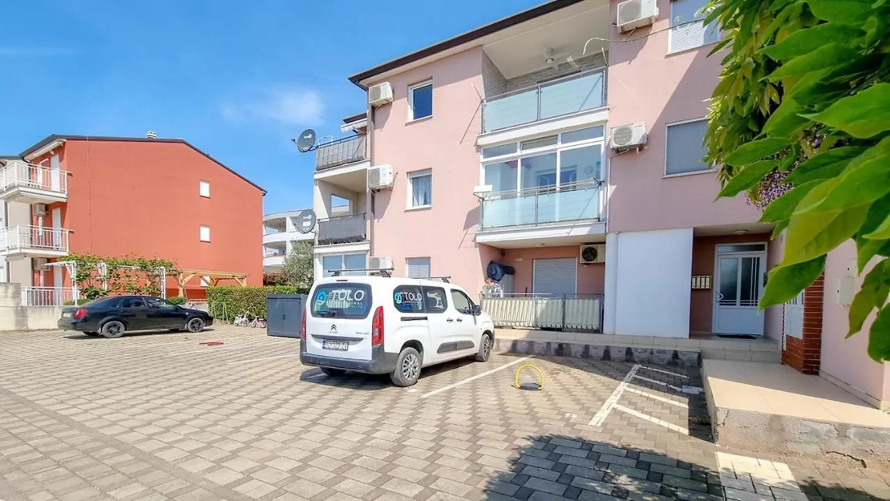 Apartment Ezia Novigrad